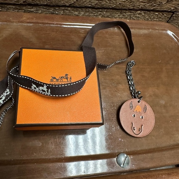 Hermès Brown Horse Medallion Keychain - Picture 3 of 6